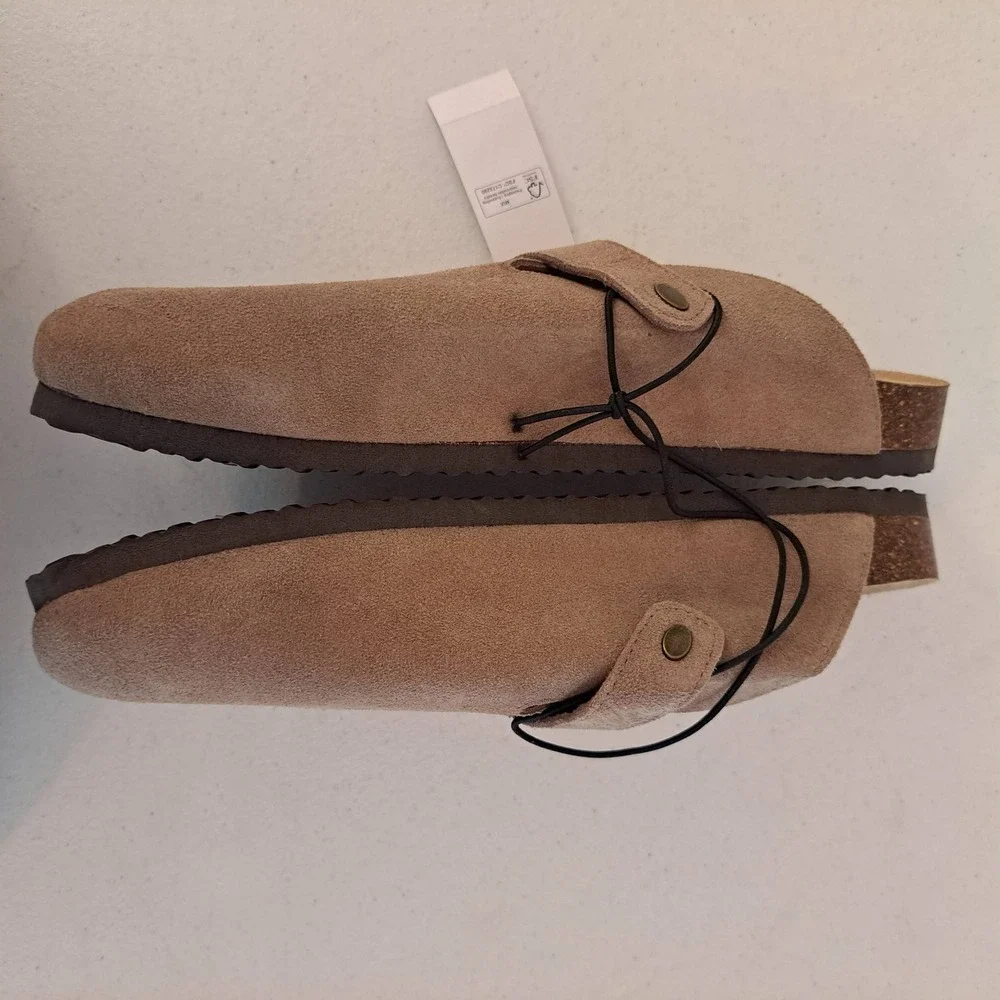 Khombu suede clogs
